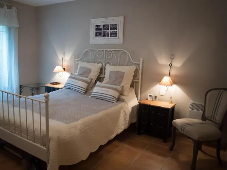 Les Pins, Provence Country Club Daire Saumane-de-Vaucluse
